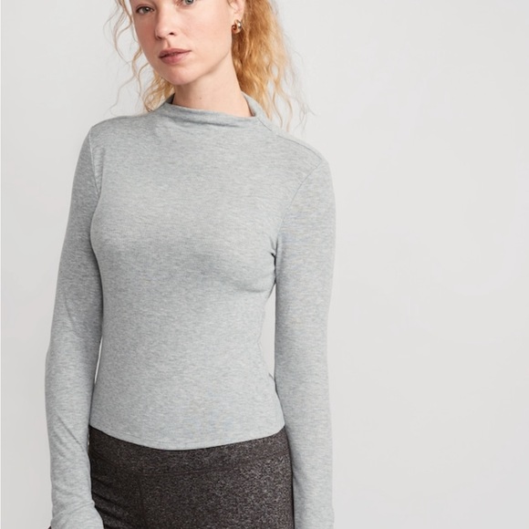 NWT Old Navy Ultalite Top Sz.small - Picture 9 of 9